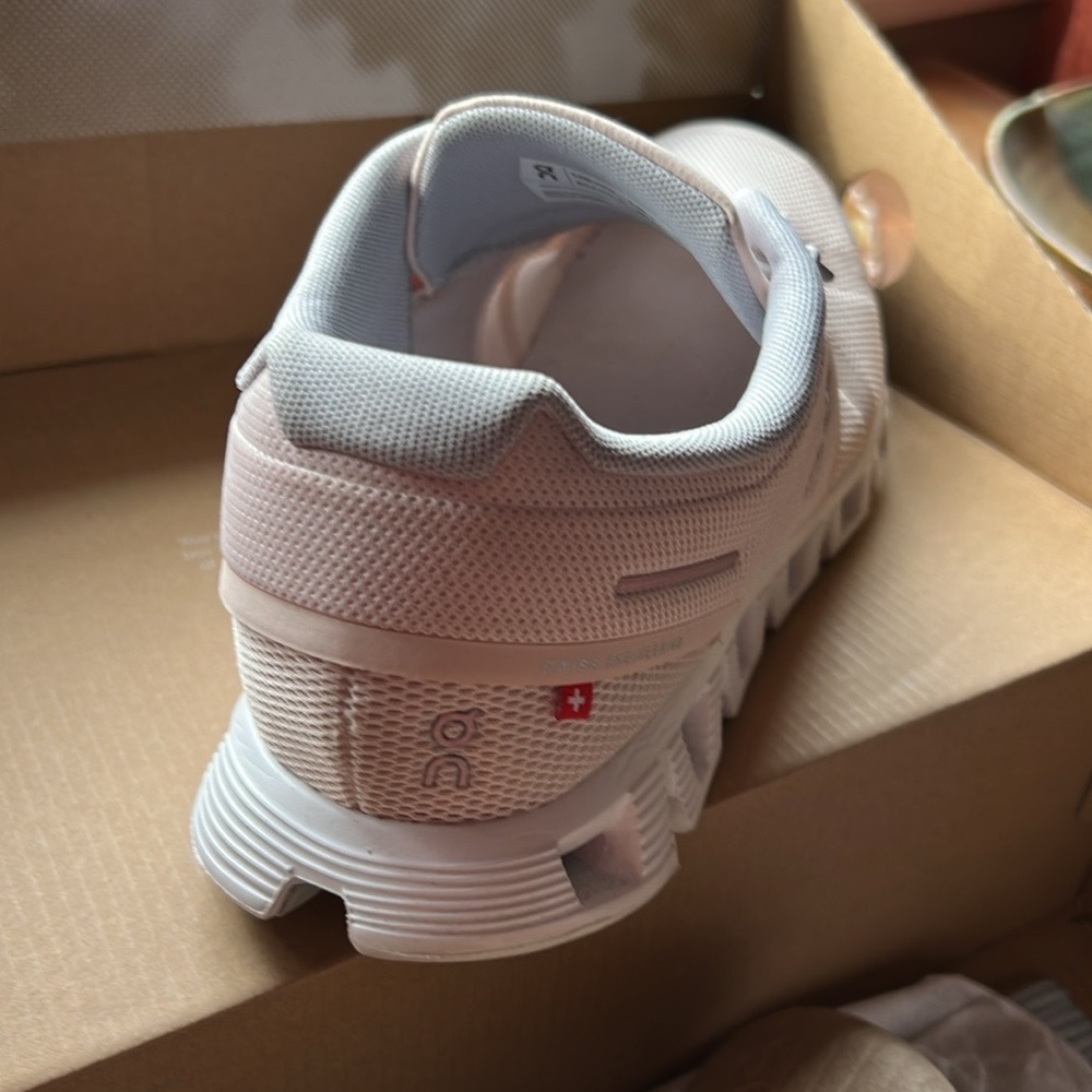 On Running Cloud Sneakers - Light Pink